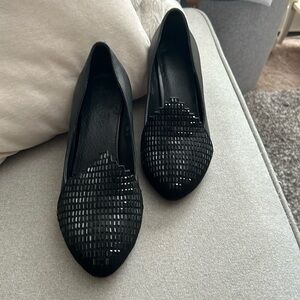 Beautiful black leather Vero Cuoio shoes beaded toe and heels Made in Italy